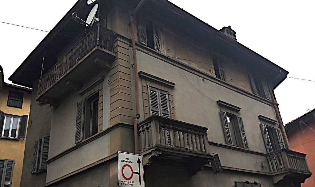 casa indipendente in vendita a Brivio in zona Foppaluera