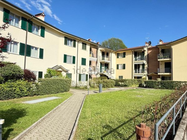 appartamento in vendita a Brivio in zona Foppaluera