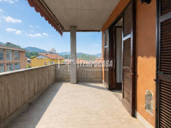 appartamento in vendita a Brivio in zona Foppaluera