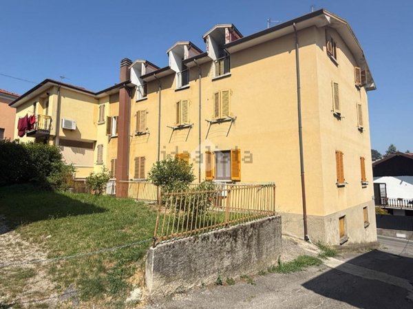 appartamento in vendita a Brivio in zona Foppaluera