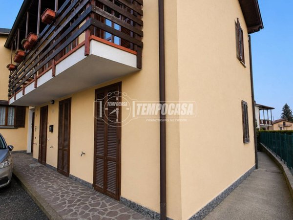 appartamento in vendita a Brivio in zona Foppaluera