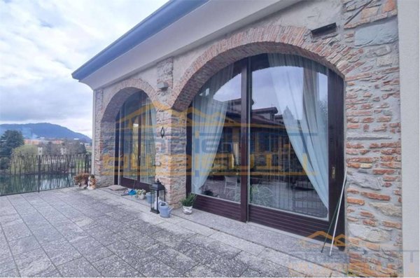 appartamento in vendita a Brivio in zona Toffo