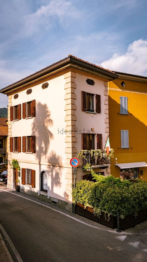 casa indipendente in vendita a Brivio in zona Foppaluera