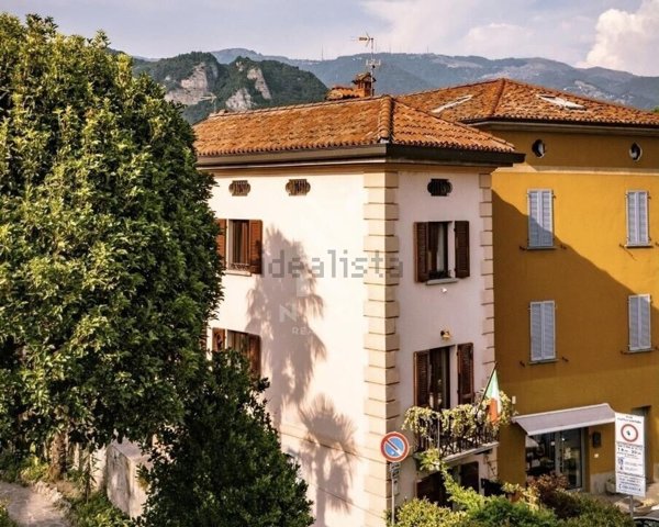 casa indipendente in vendita a Brivio in zona Foppaluera