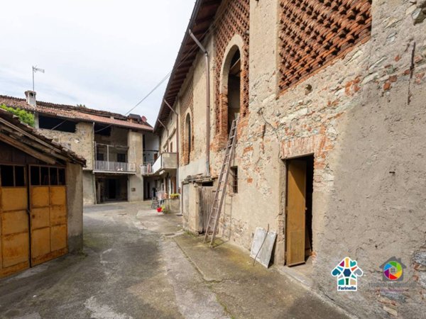 locale commerciale in vendita a Bulciago