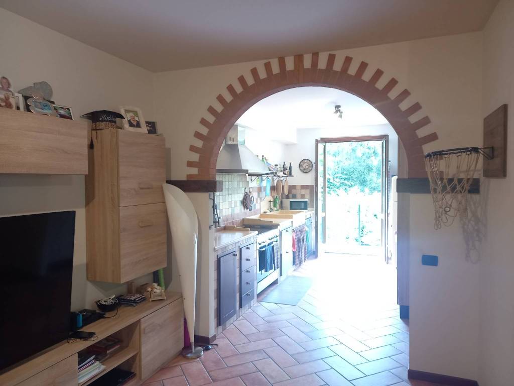 appartamento in vendita a Calco in zona Arlate