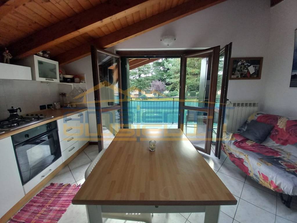 appartamento in vendita a Calco