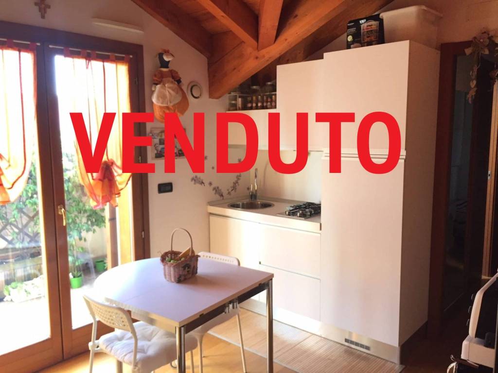 appartamento in vendita a Calco
