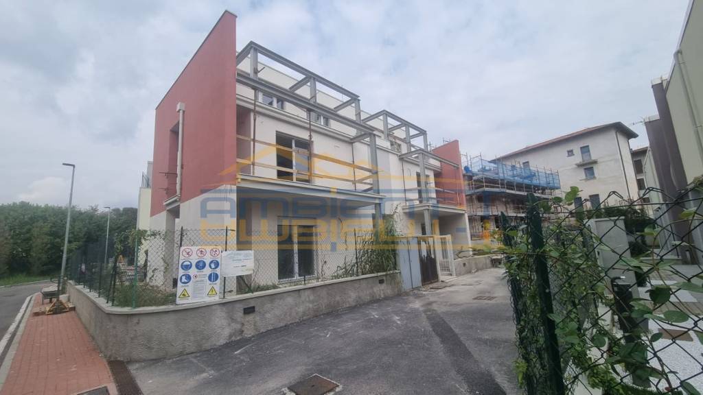 appartamento in vendita a Calco