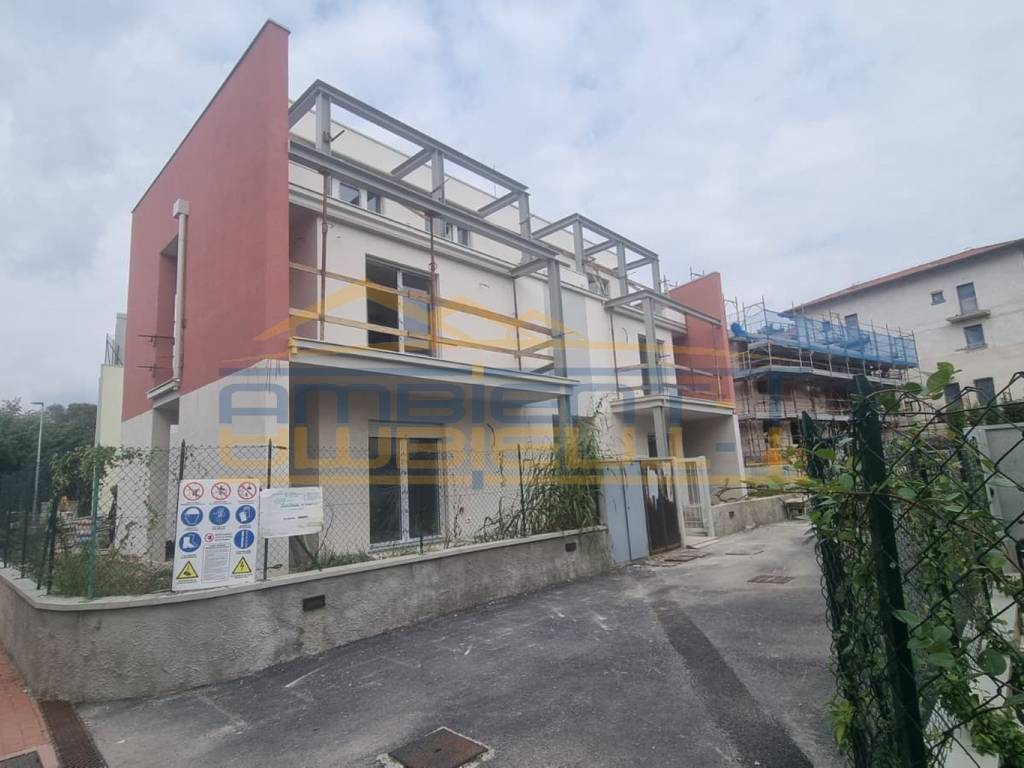 appartamento in vendita a Calco