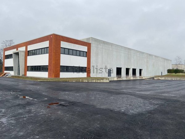 capannone in vendita a Calco