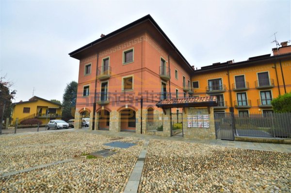appartamento in vendita a Calco in zona Arlate