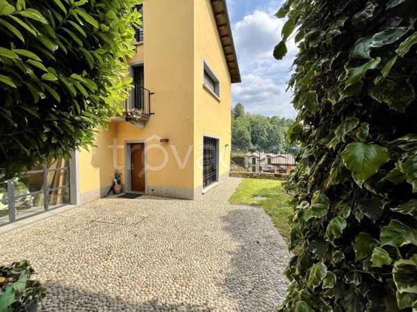 casa indipendente in vendita a Calco