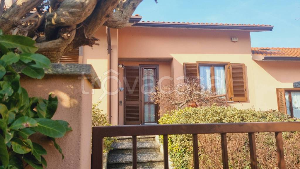 casa indipendente in vendita a Calco