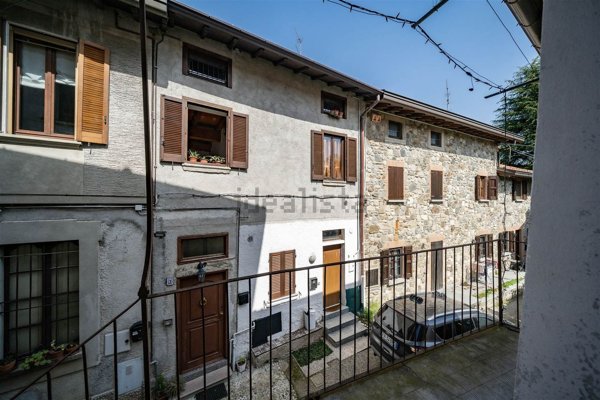 appartamento in vendita a Calco