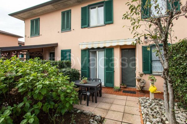 casa indipendente in vendita a Calco in zona Arlate