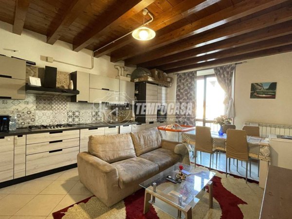 appartamento in vendita a Calco