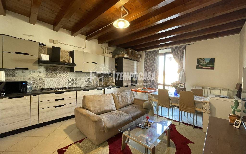 appartamento in vendita a Calco