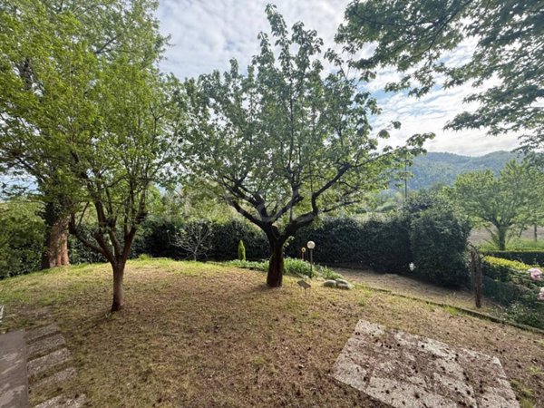 appartamento in vendita a Calco in zona Arlate