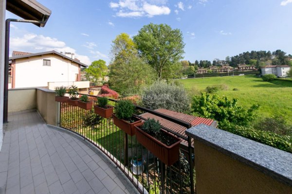 appartamento in vendita a Calco