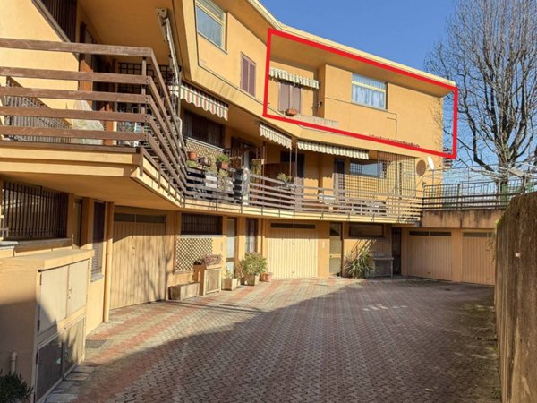 appartamento in vendita a Calco in zona Arlate