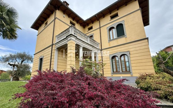 casa indipendente in vendita a Calco