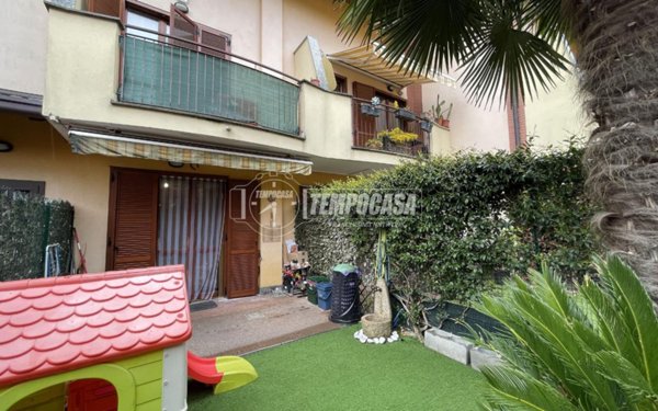 appartamento in vendita a Calco
