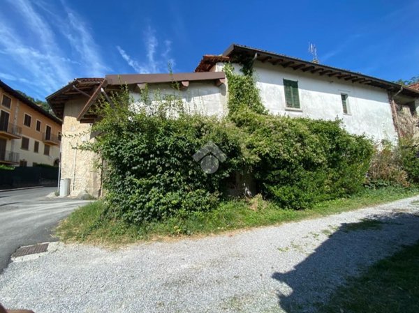 appartamento in vendita a Calco in zona Arlate