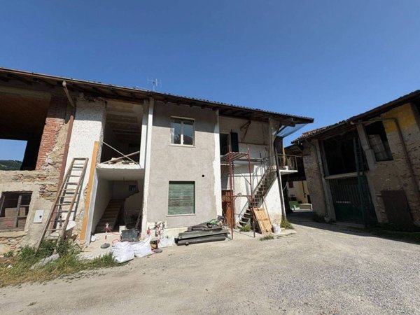 appartamento in vendita a Calco in zona Arlate