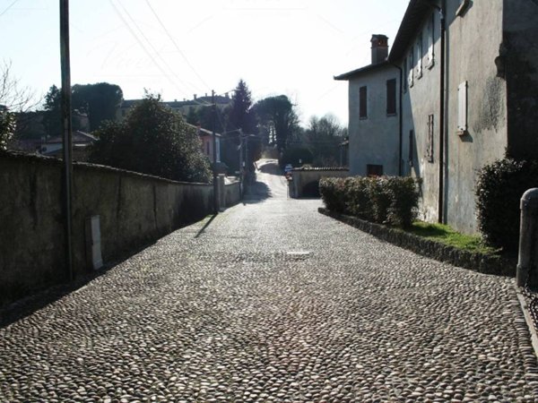 appartamento in vendita a Calco