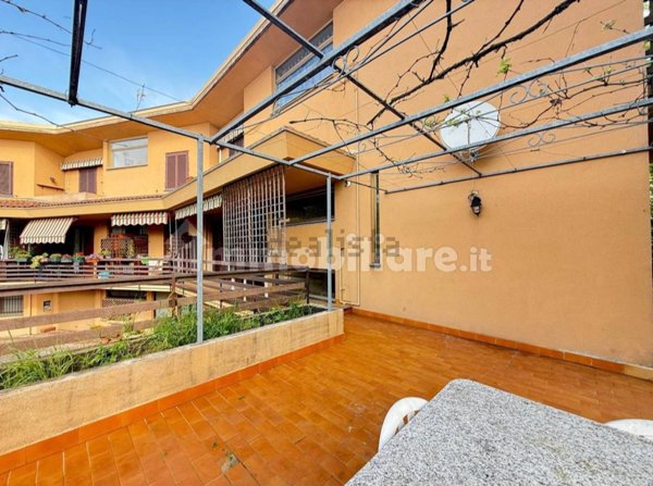 appartamento in vendita a Calco in zona Arlate