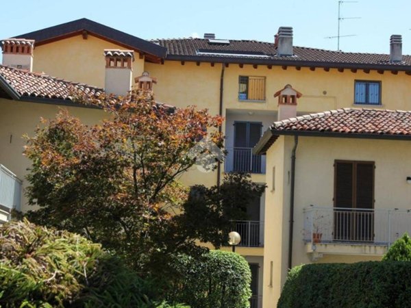 appartamento in vendita a Calco