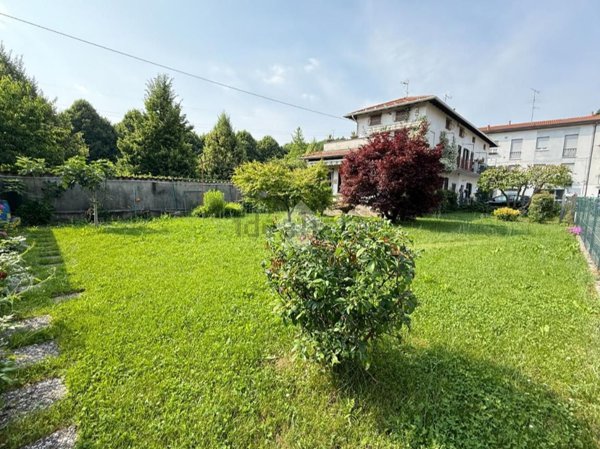 casa indipendente in vendita a Calco