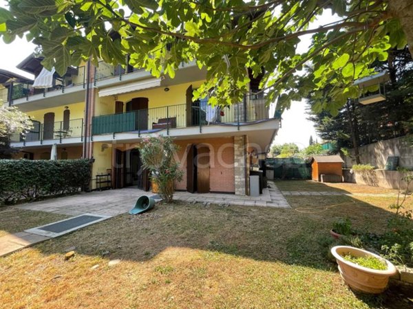 appartamento in vendita a Calco
