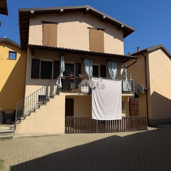 appartamento in vendita a Calco