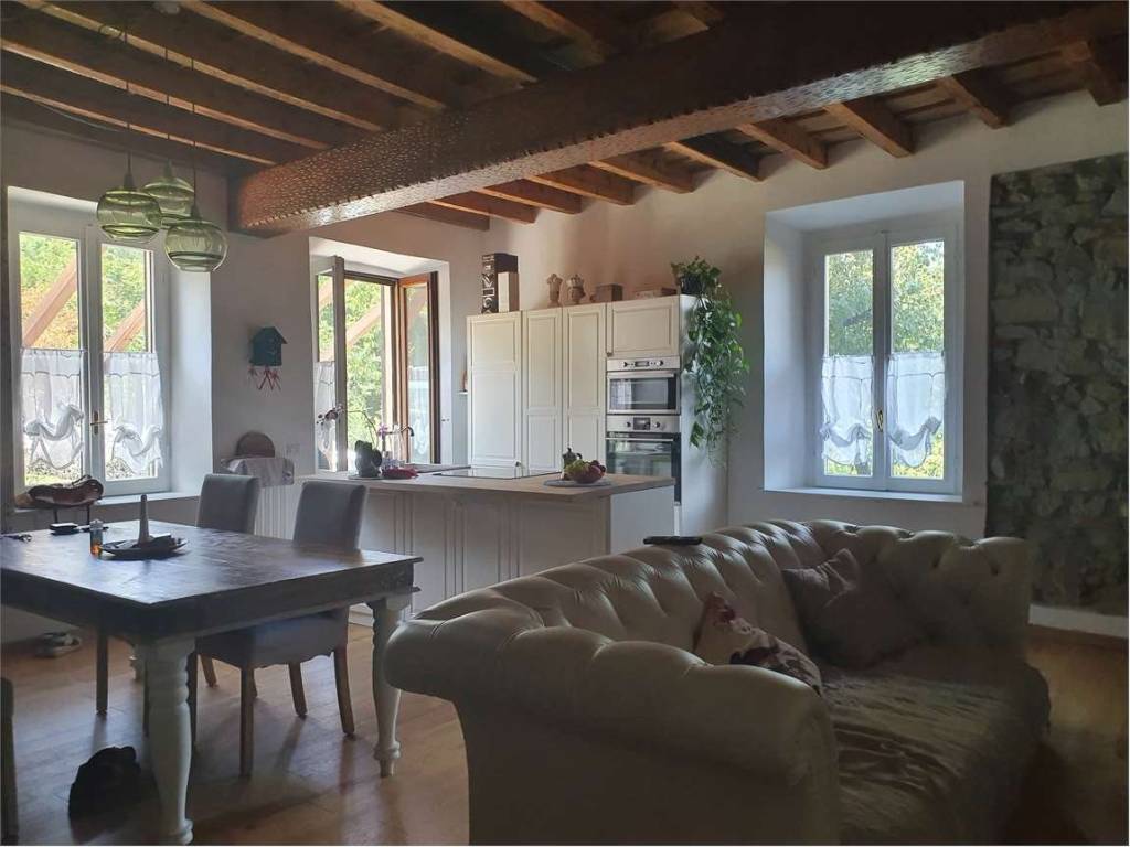 casa indipendente in vendita a Calco in zona Arlate