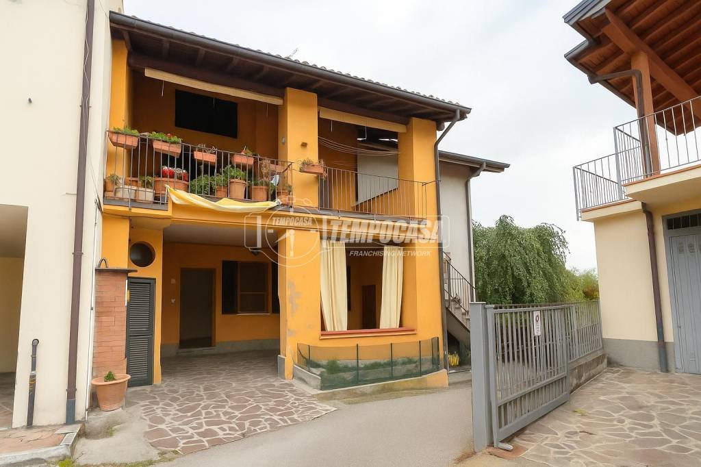 casa indipendente in vendita a Calco