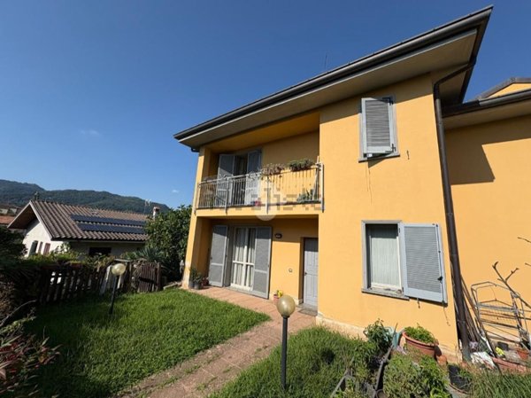 appartamento in vendita a Calco
