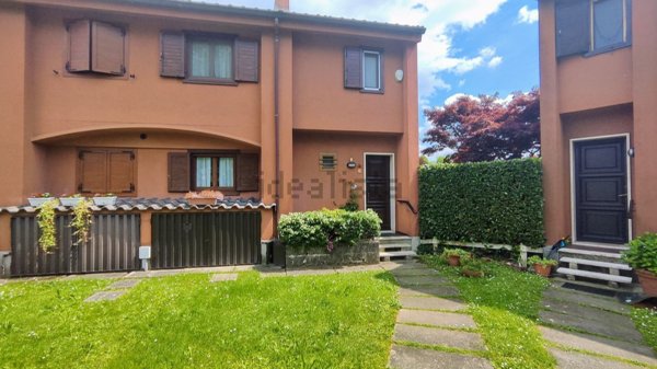 appartamento in vendita a Calco
