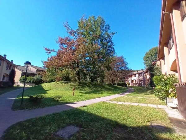 casa indipendente in vendita a Calco in zona Arlate