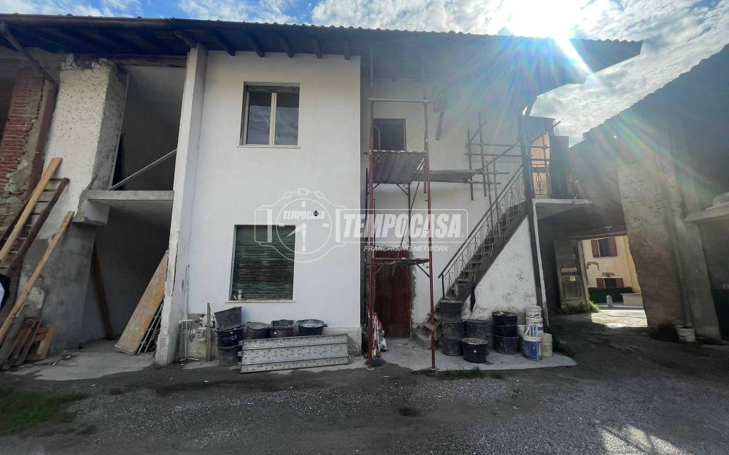 appartamento in vendita a Calco