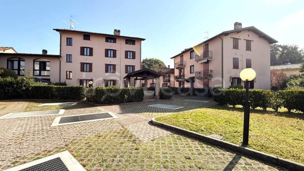 casa indipendente in vendita a Calco