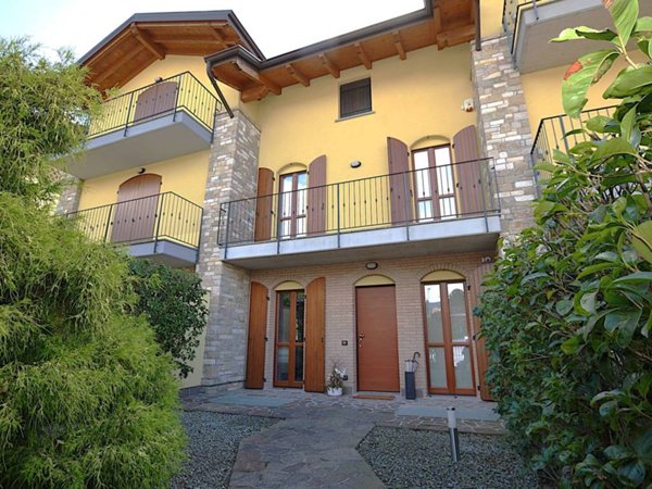 casa indipendente in vendita a Calco