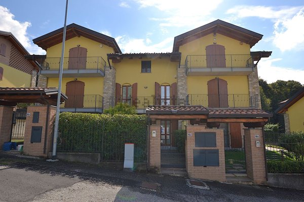 casa indipendente in vendita a Calco