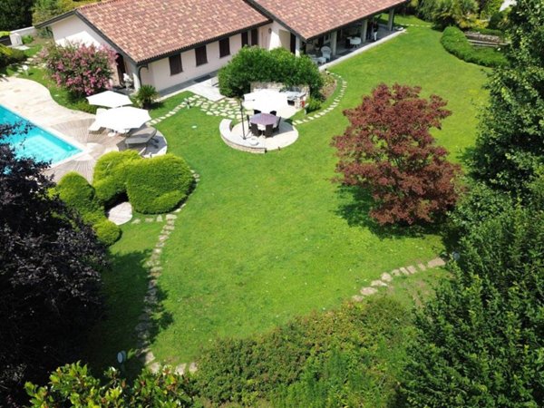 casa indipendente in vendita a Calco