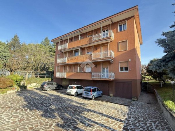 appartamento in vendita a Calco in zona Arlate