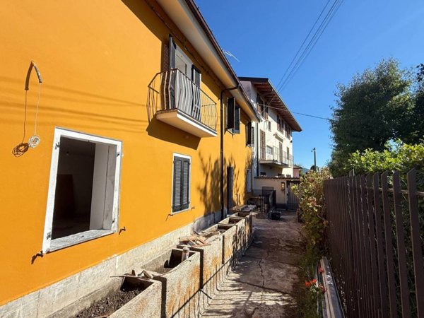 casa indipendente in vendita a Calco