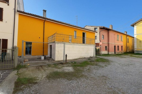 casa indipendente in vendita a Calco