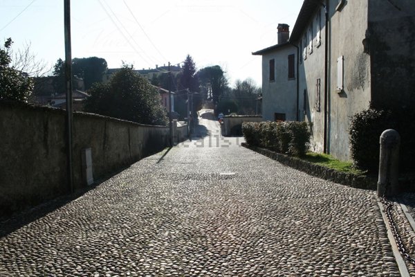 appartamento in vendita a Calco