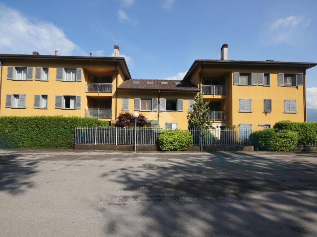 appartamento in vendita a Calco